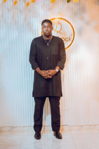 Akanni Long sleeve